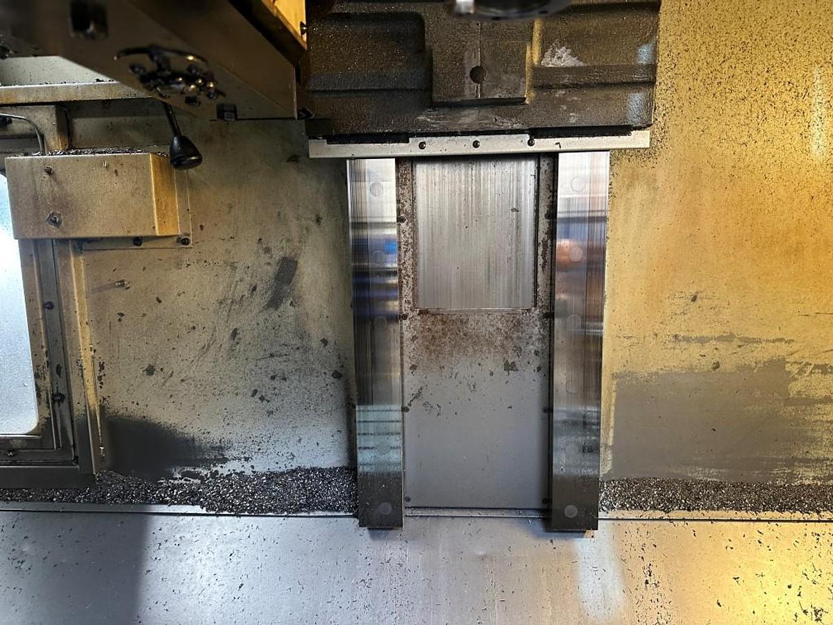 Used 2002 BRIDGEPORT VMC 800XP VERTICAL MACHINING CENTRE