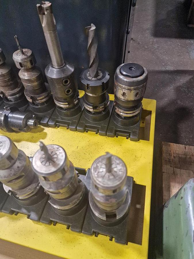 Used UNKNOWN SK40 TOOL HOLDERS