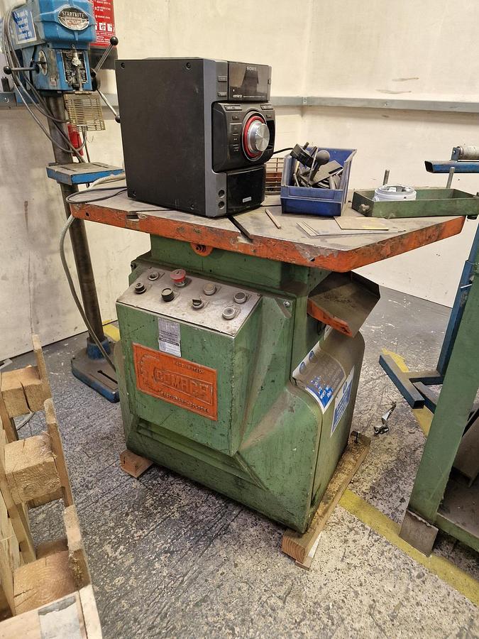 Used COMACA 6" x 6" x 1/8" CORNER NOTCHER