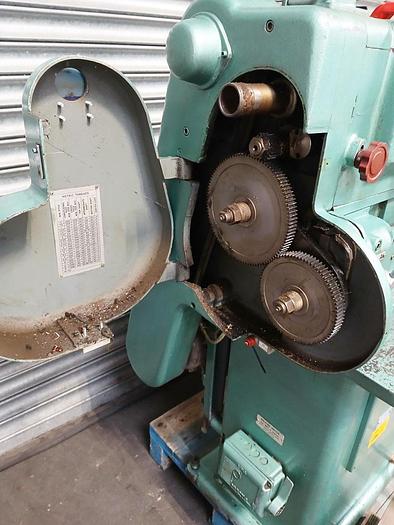 Used HARRISON 140 GAP BED CENTRE LATHE