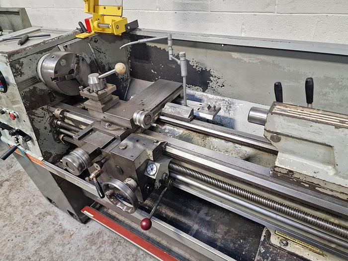 Used COLCHESTER MASTER 2500 13" x 40" GAP BED CENTRE LATHE
