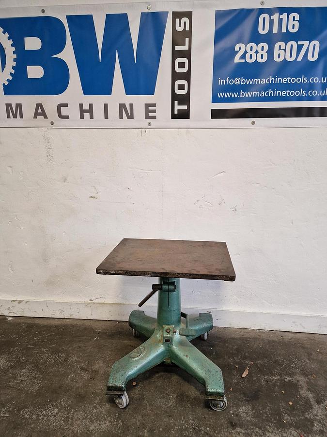 Used CVA HYDRAULIC LIFT TABLE