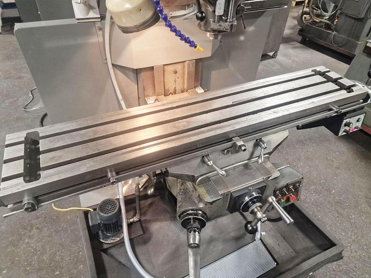 Used BRIDGEPORT SERIES 1 BR2J2 TURRET MILL