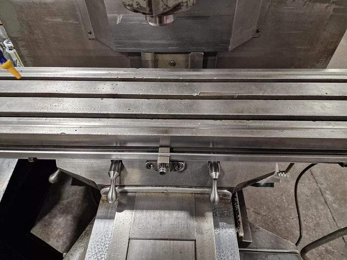 Used BRIDGEPORT SERIES 1 BR2J2 TURRET MILL