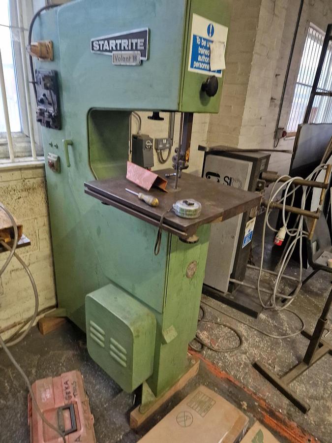 Used STARTRITE VOLANT 18 VERTICAL BANDSAW