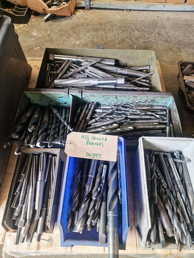 Used UNKNOWN LARGE QUANTITY OF MISCELLANEOUS HSS DRILLS & REAMERS