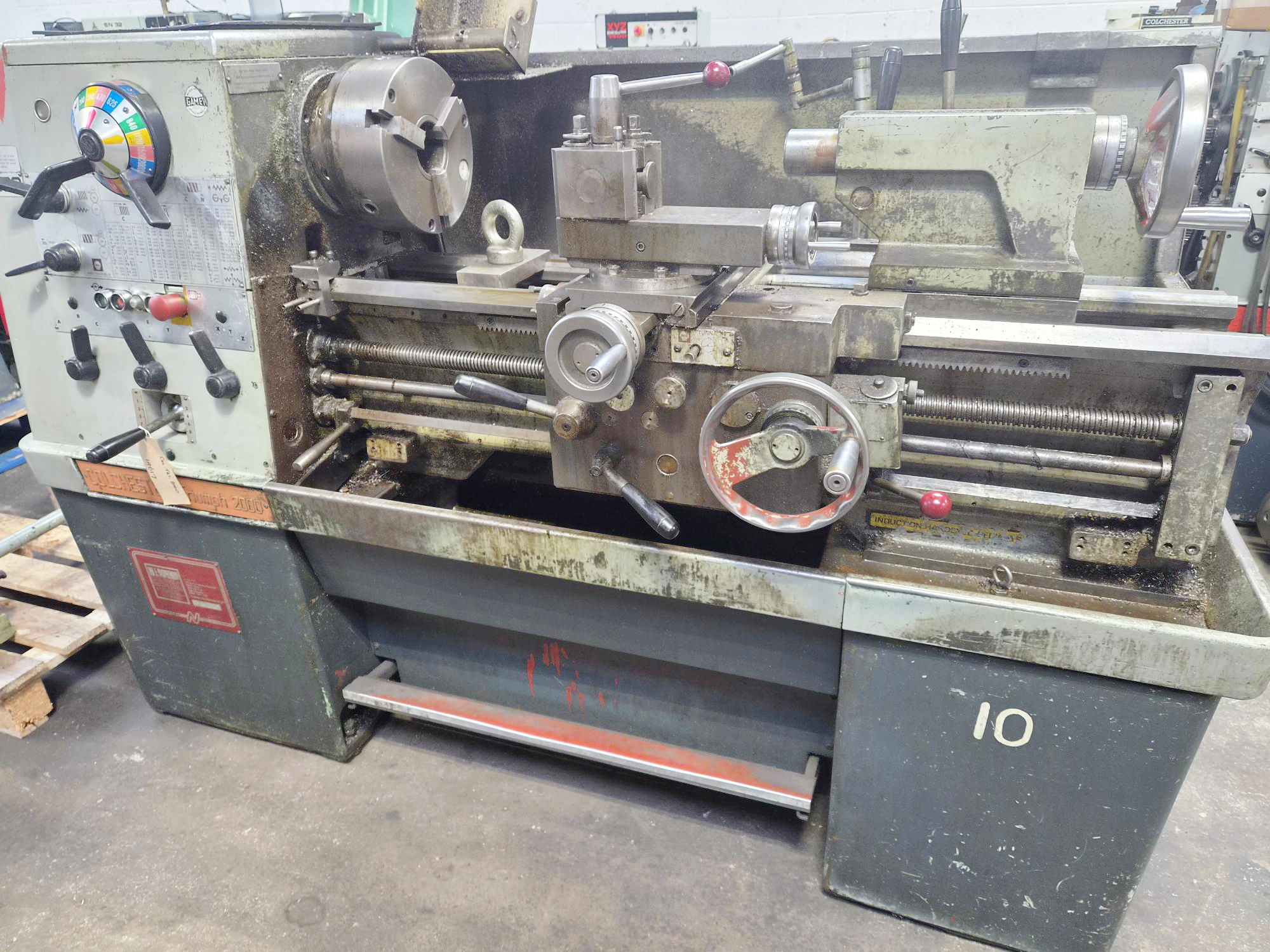 Used COLCHESTER TRIUMPH 2000 15" x 30" STRAIGHT BED CENTRE LATHE