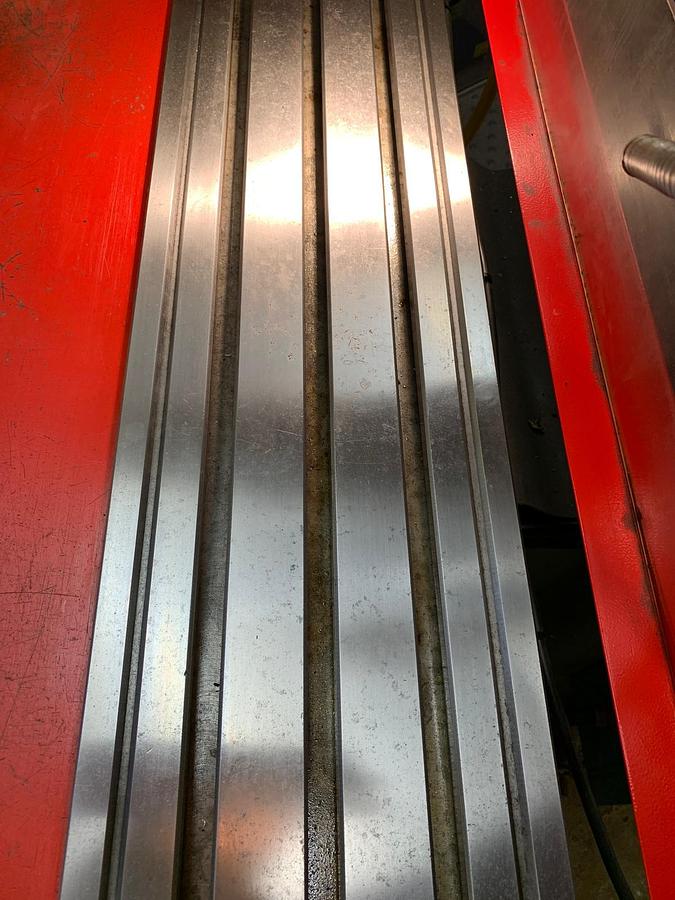 Used 2000 XYZ PRO 2000 CNC TURRET MILL