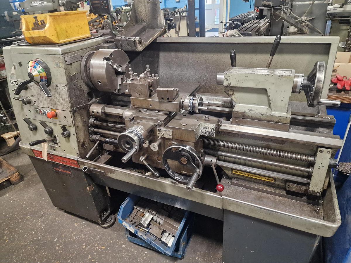 Used COLCHESTER TRIUMPH 2000 15" x 30" GAP BED CENTRE LATHE