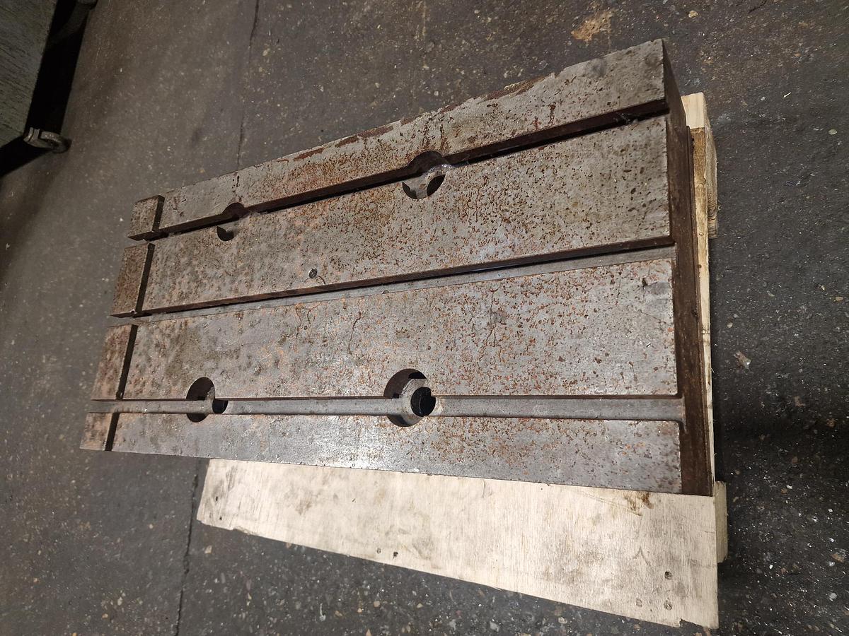 Used UNKNOWN CAST IRON T SLOTTED SUB TABLE