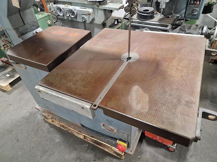 Used DO-ALL V36 VERTICAL BANDSAW