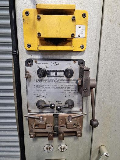 Used STARTRITE 18V10 VERTICAL BANDSAW