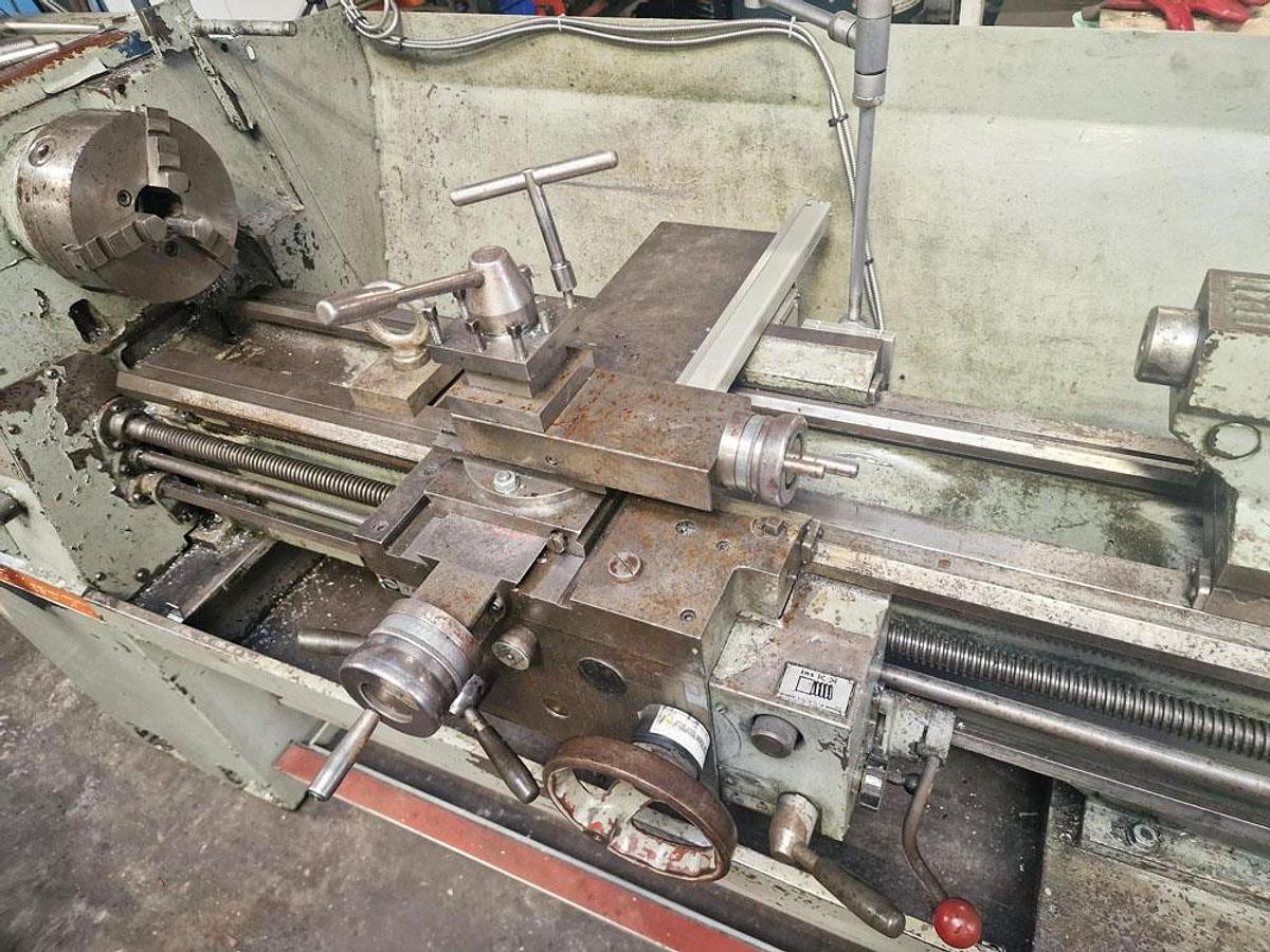 Used COLCHESTER MASTER 2500 13" x 40" GAP BED CENTRE LATHE