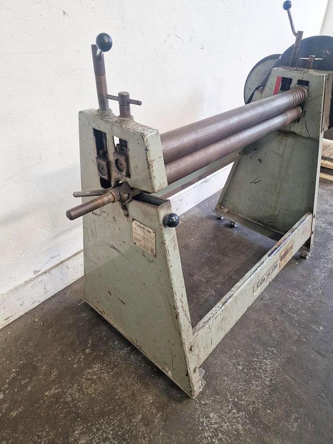 Used EDWARDS EGS 40" x 3" GEARED HAND ROLLS