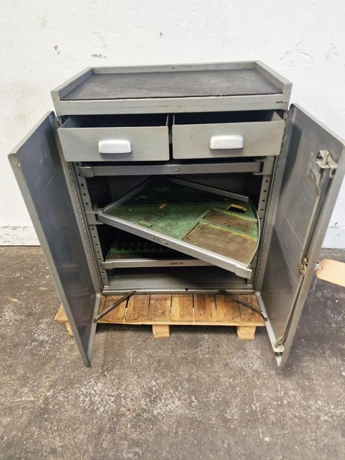 Used VERSATOOL TOOL CABINET