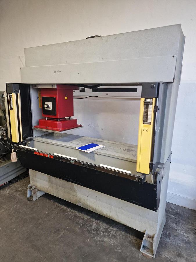 Used ARES FUTURE K5 CE TRAVELLING HEAD DIE CUTTING PRESS