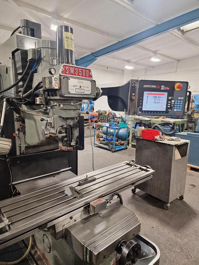 Used XYZ SM3500 CNC VERTICAL MILL