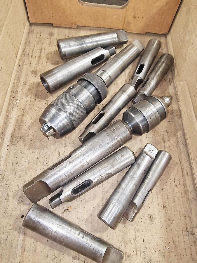 Used UNKNOWN 4 MORSE TAPER KEYLESS DRILL CHUCK & REVOLVING CENTRE 4 MT SLEEVES & REDUCERS