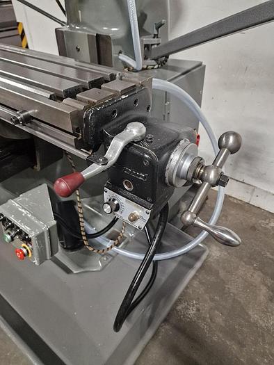 Used BRIDGEPORT SERIES 1 BR2J2 TURRET MILL