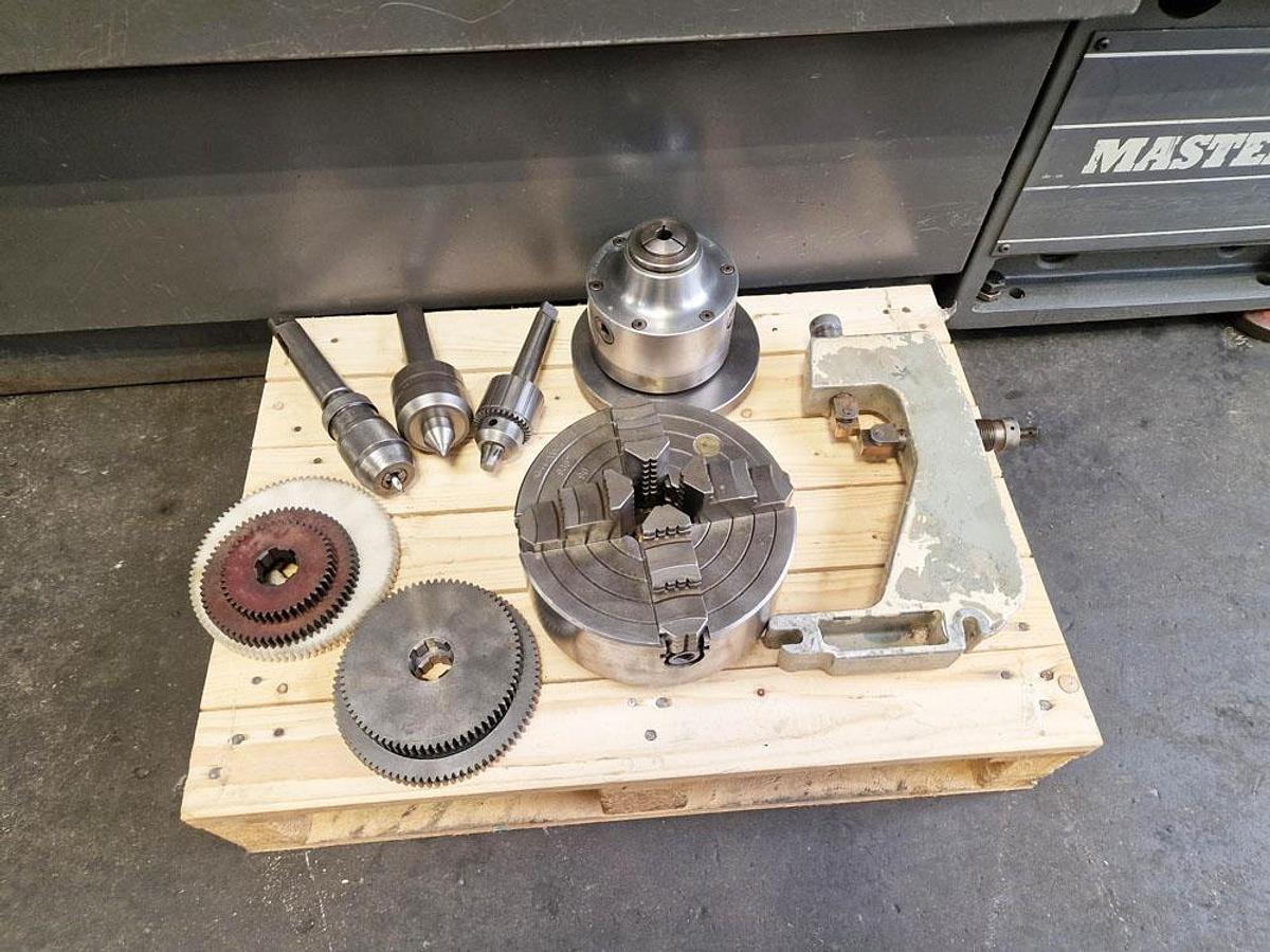 Used COLCHESTER VS3250 MASTER 13" x 40" GAP BED CENTRE LATHE