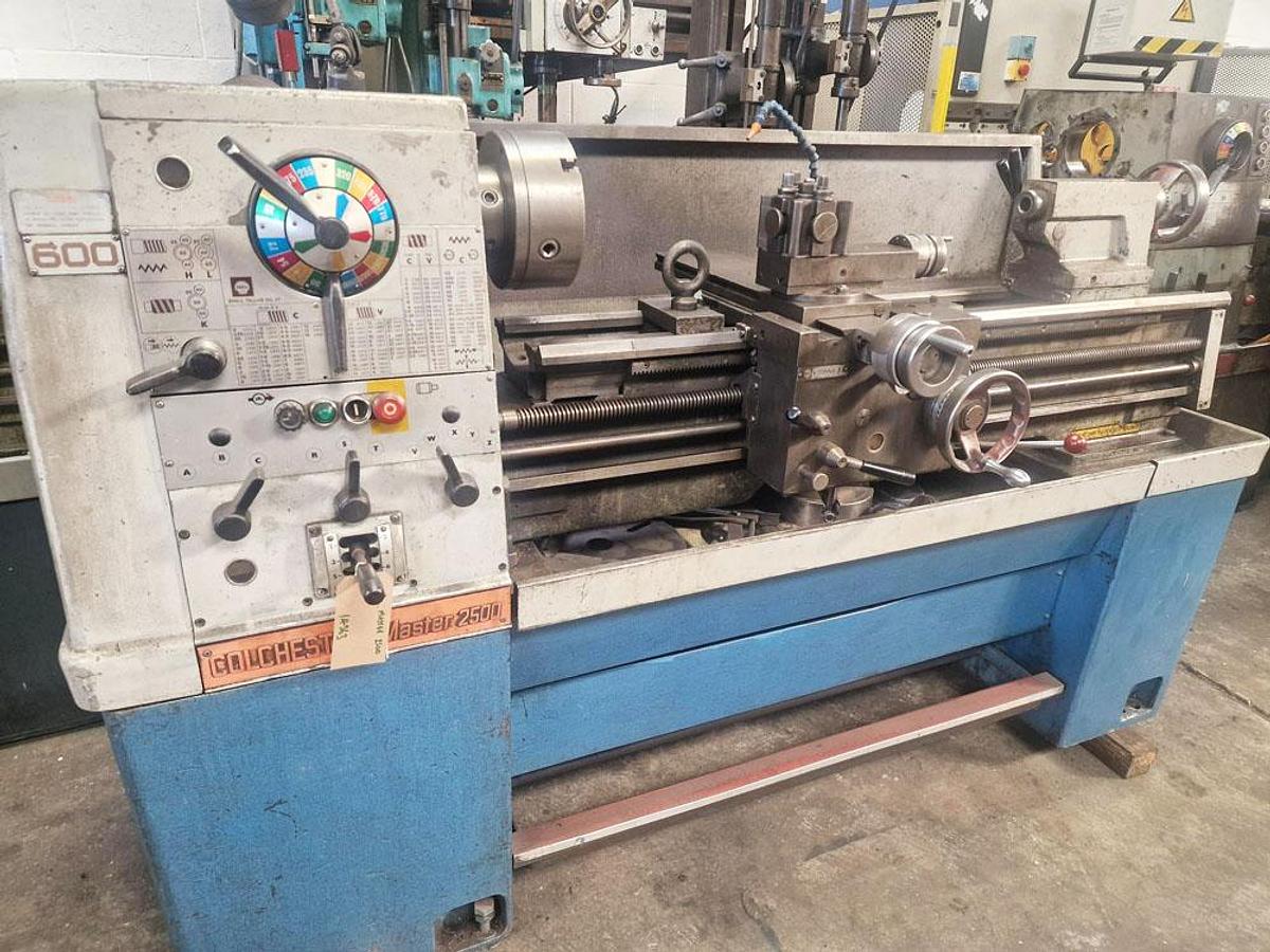 Used COLCHESTER MASTER 2500 13" x 40" GAP BED CENTRE LATHE