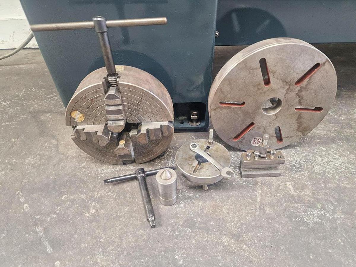 Used COLCHESTER MASTER 2500 13" x 40" GAP BED CENTRE LATHE