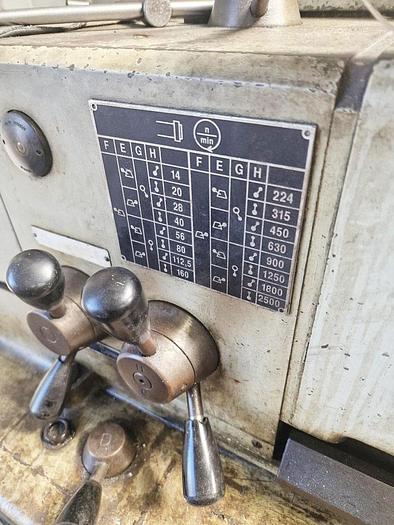 Used TOS SUI 32 LATHE