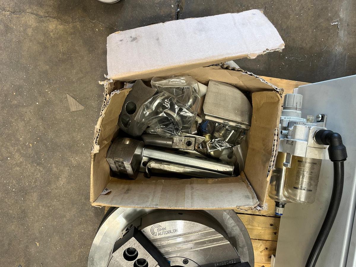 Used SMW SP 280-92 PNEUMATIC 3 JAW CHUCK