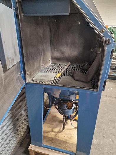 Used AIRMASTER  SHOT BLASTER & EXTRACTOR