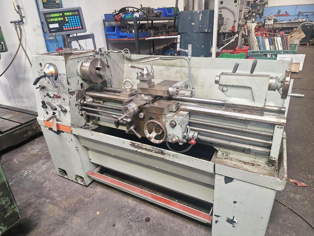 Used COLCHESTER MASTER 2500 13" x 40" GAP BED CENTRE LATHE