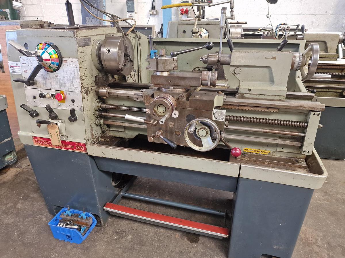 Used COLCHESTER MASTER 2500 13" x 25" GAP BED CENTRE LATHE
