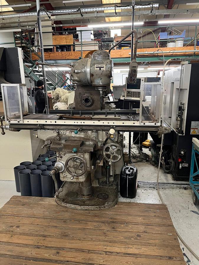 Used CINCINNATI 3P UNIVERSAL MILLING MACHINE