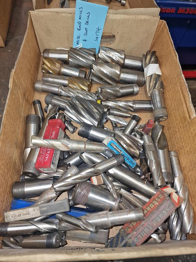 Used UNKNOWN END MILLS & SLOT DRILLS Miscellaneous Job Lot.
