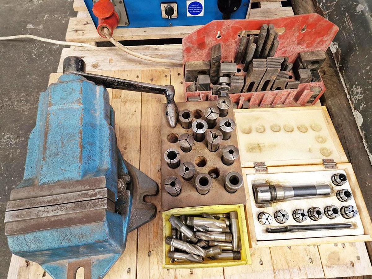 Used BRIDGEPORT SERIES 1 BR2J2 TURRET MILL