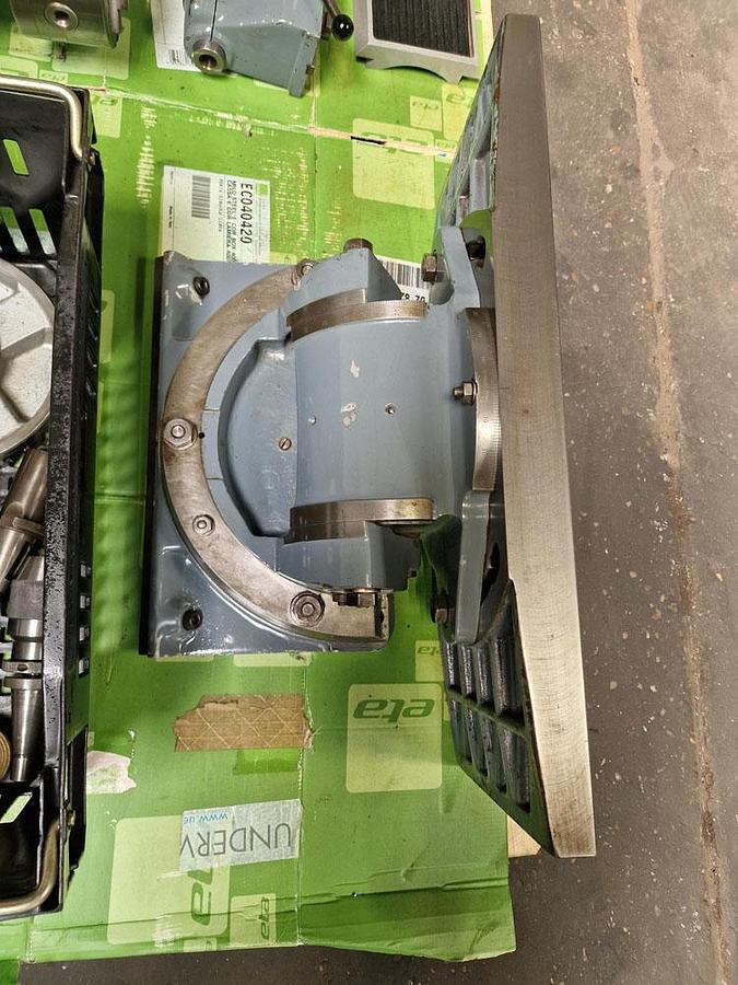 Used ACIERA F4 UNIVERSAL TOOLROOM MILL