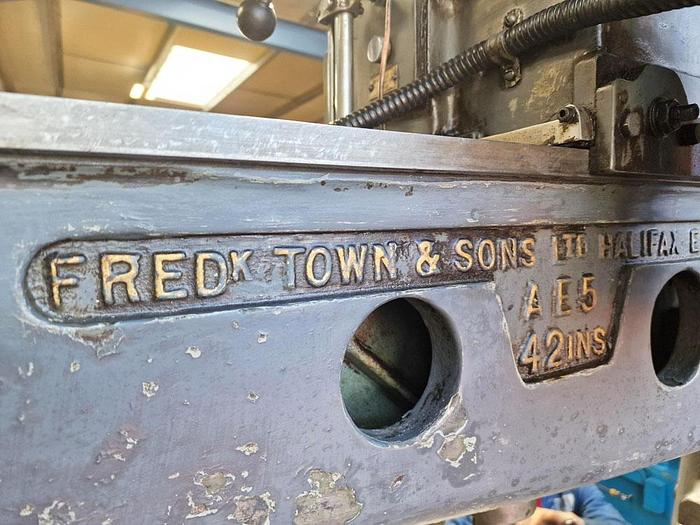 Used FREDERICK TOWN RADIAL ARM DRILL Model AE5 42 Inch