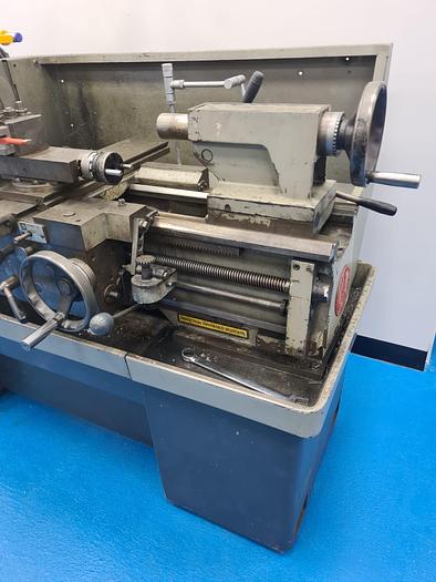 Used COLCHESTER TRIUMPH 2000 15" QUOT; X 30" QUOT; GAP BED CENTRE LATHE