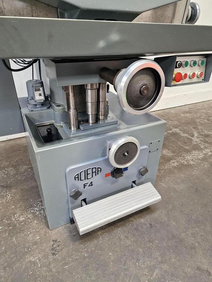 Used ACIERA F4 UNIVERSAL TOOLROOM MILL