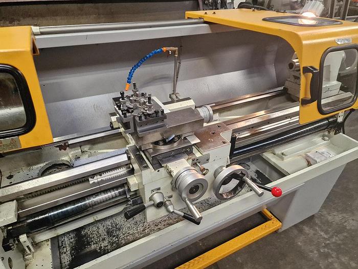 Used 2015 XYZ  1550 VS GAP BED CENTRE LATHE