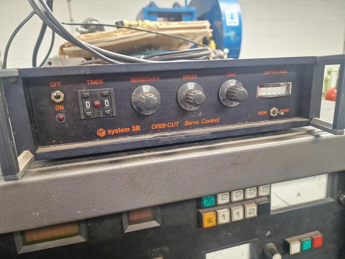 Used HURCO 425 SPARK ERODER