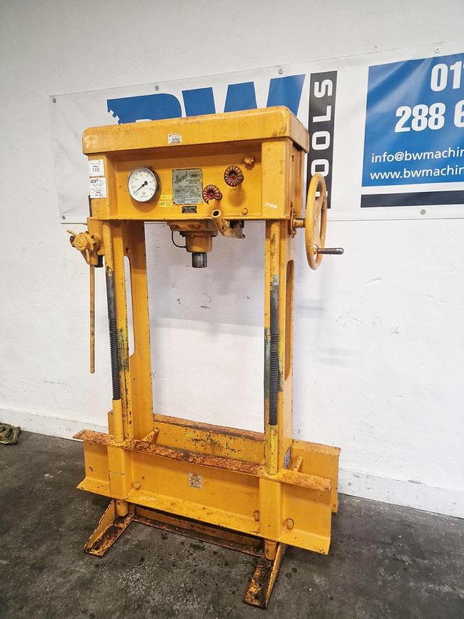 Used LAYCOCK 60 TON HYDRAULIC GARAGE PRESS