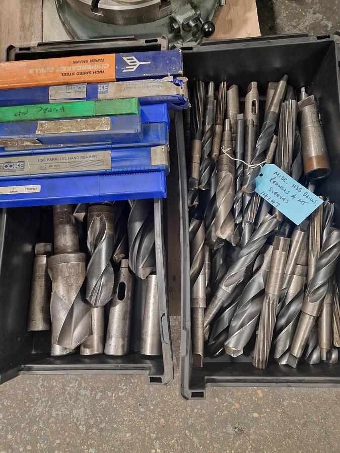 Used MISCELLANEOUS MISCELLANEOUS HSS DRILLS, REAMERS & MORSE TAPER SLEEVES