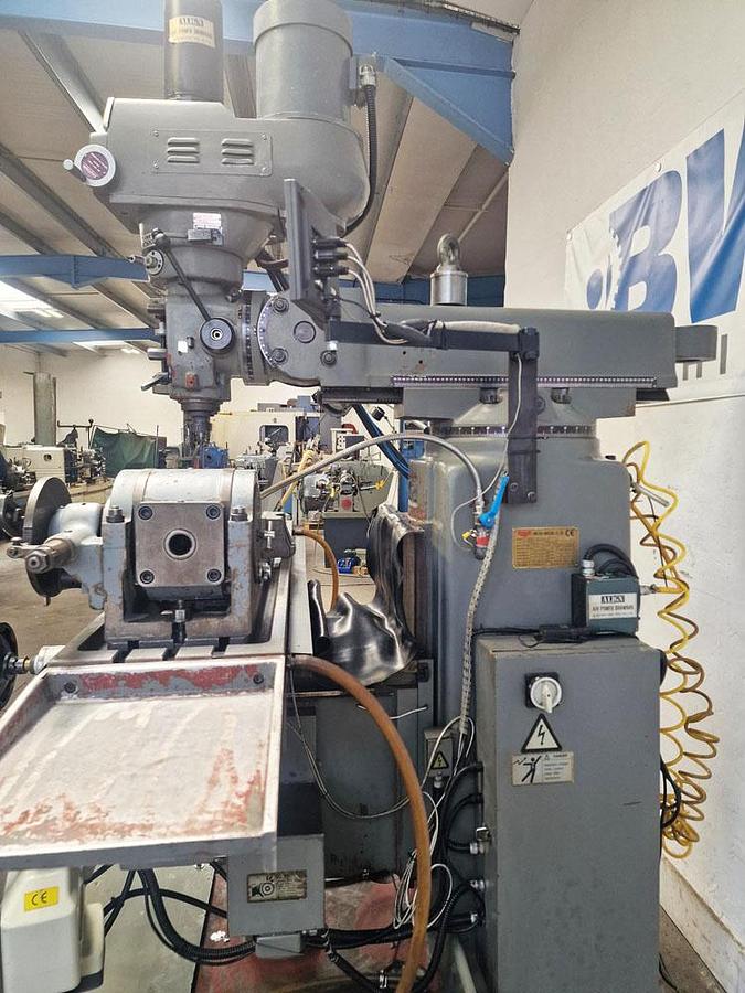 Used XYZ KRV 3000 SLV HEAVY DUTY TURRET MILL