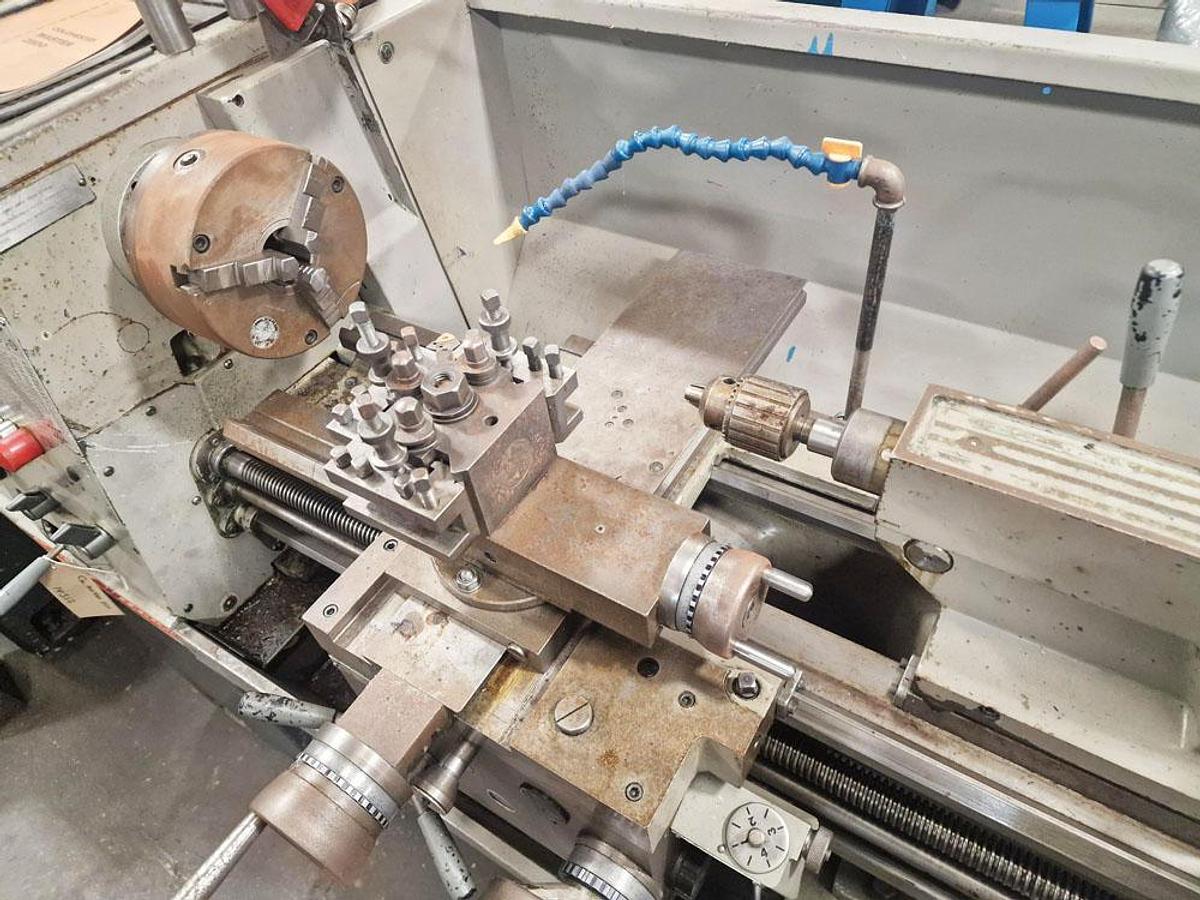 Used COLCHESTER MASTER 2500 13" x 25" GAP BED CENTRE LATHE