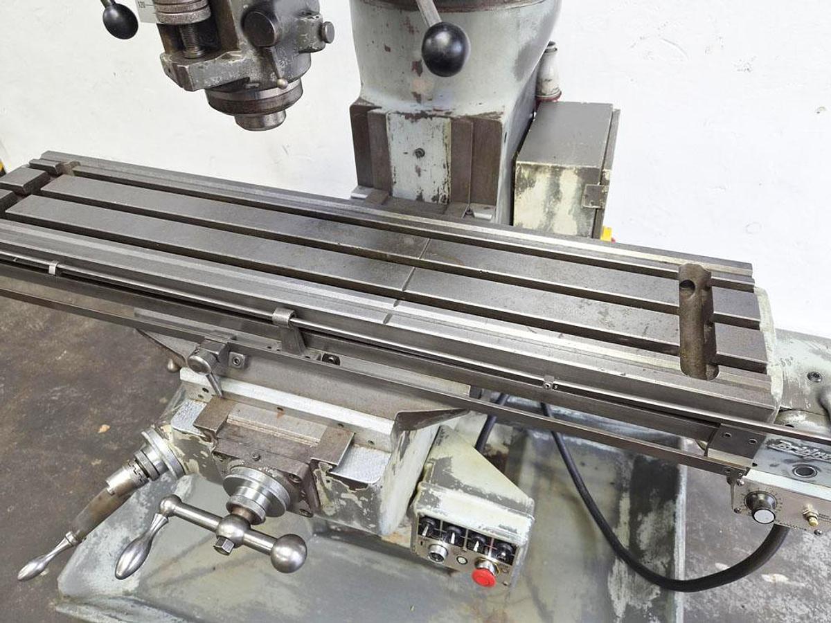 Used BRIDGEPORT SERIES 1 BR2J2 TURRET MILL