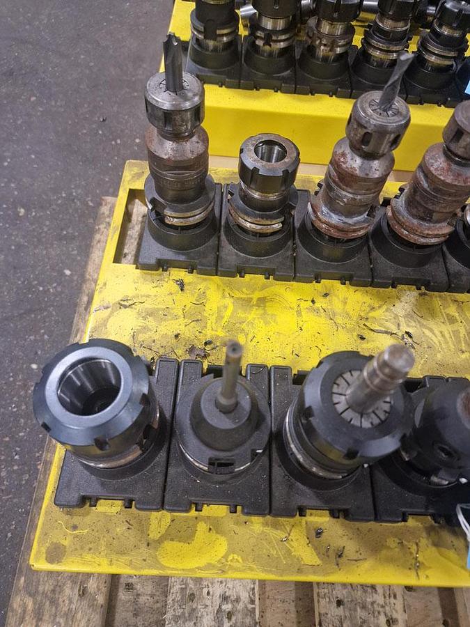 Used UNKNOWN SK40 TOOL HOLDERS