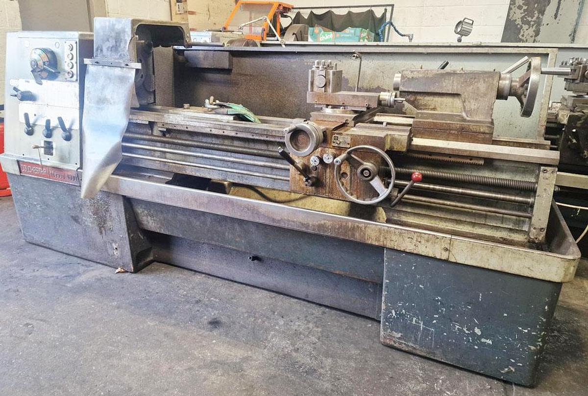 Used COLCHESTER MASCOT 1600 17" x 60" GAP BED CENTRE LATHE