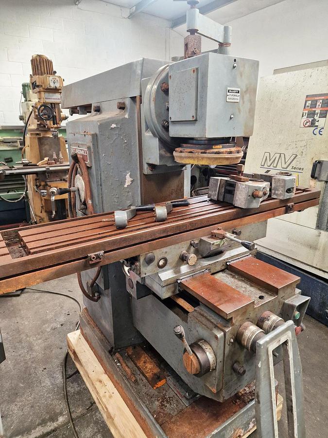 Used ELLIOTT STURDIMILL 1500 UNIVERSAL MILL