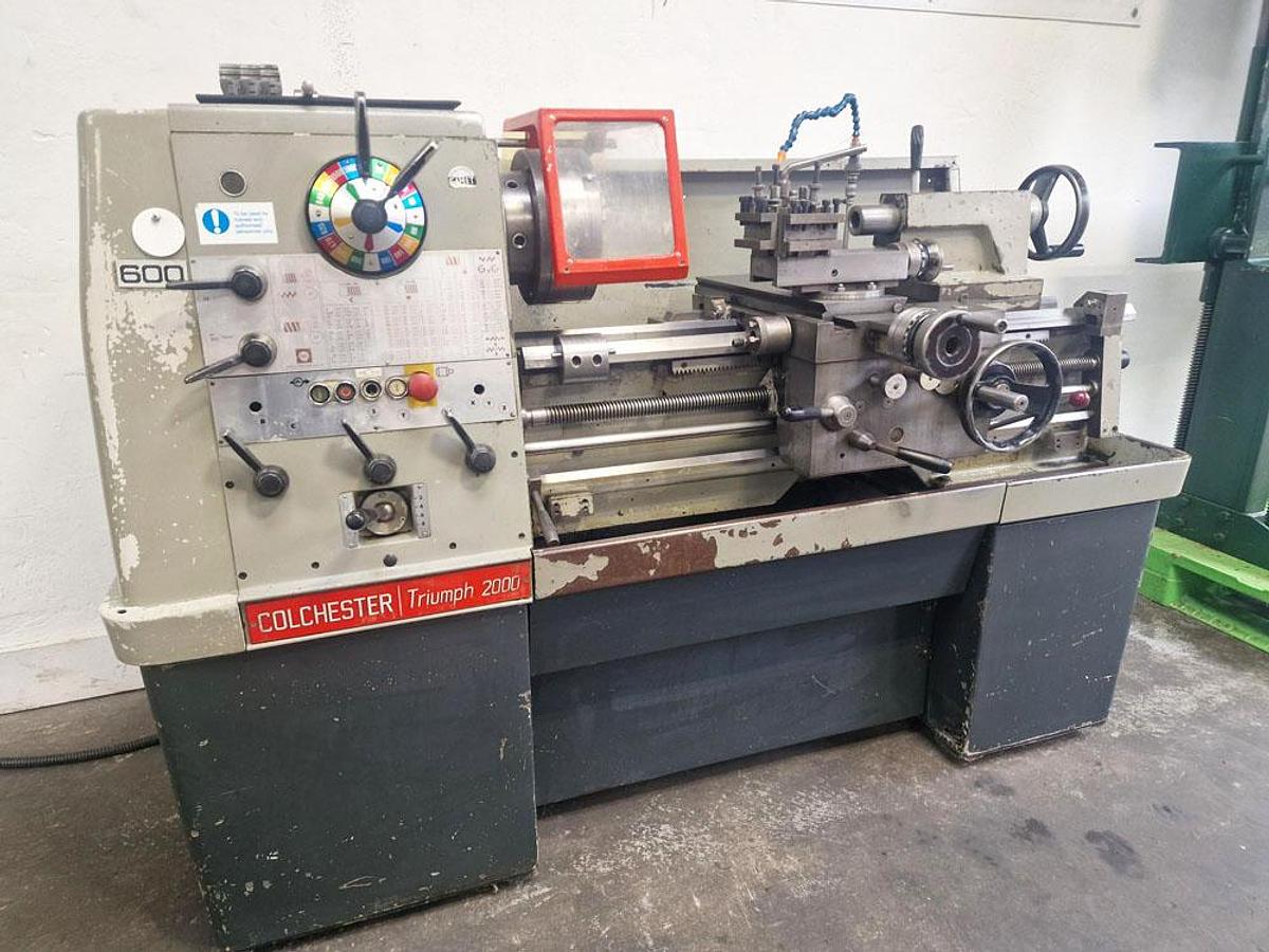 Used COLCHESTER TRIUMPH 2000 15" x 30" GAP BED CENTRE LATHE