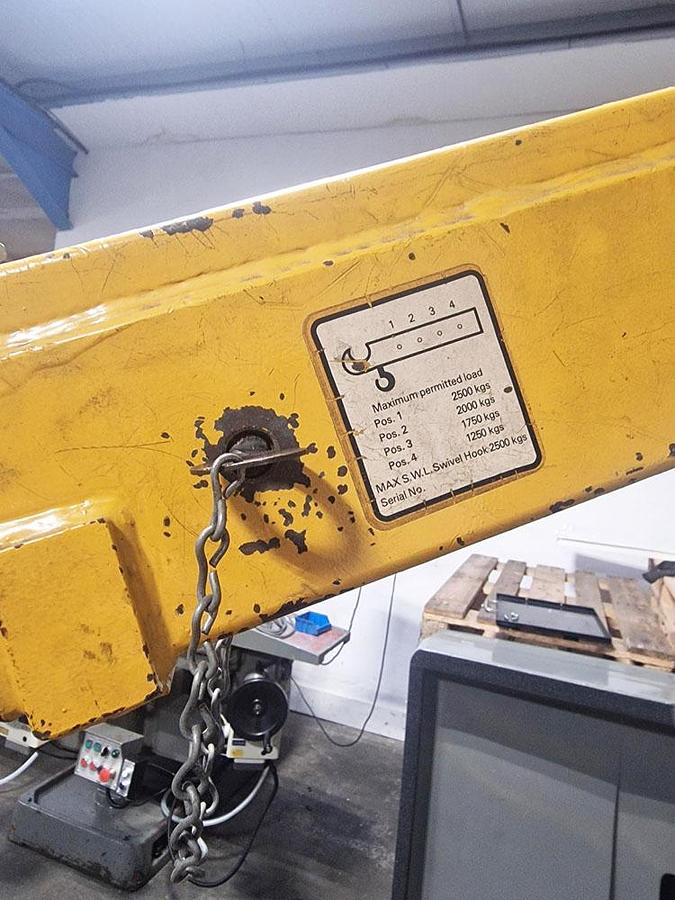 Used CAM 2.5 TON ENGINE HOIST